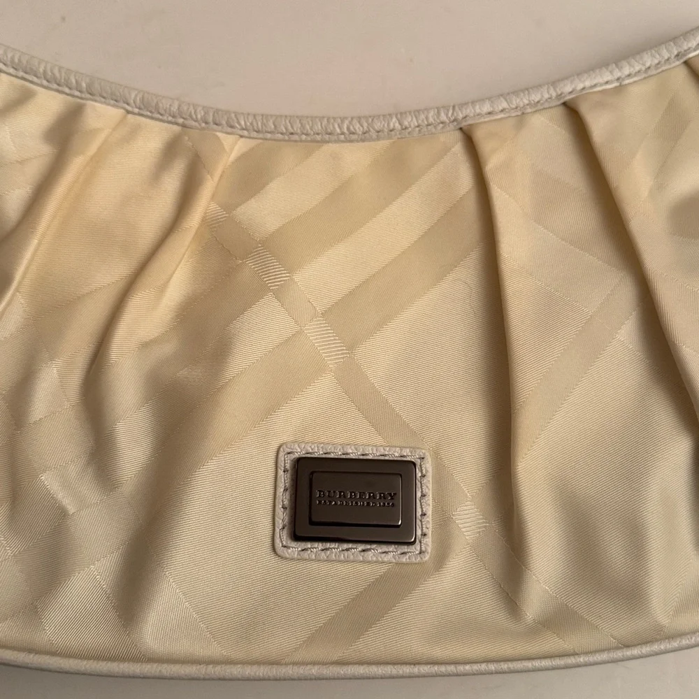 NWT  Burberry Off White Small Avondale Nylon and Leather Shoulder Bag - Picture 2 of 15